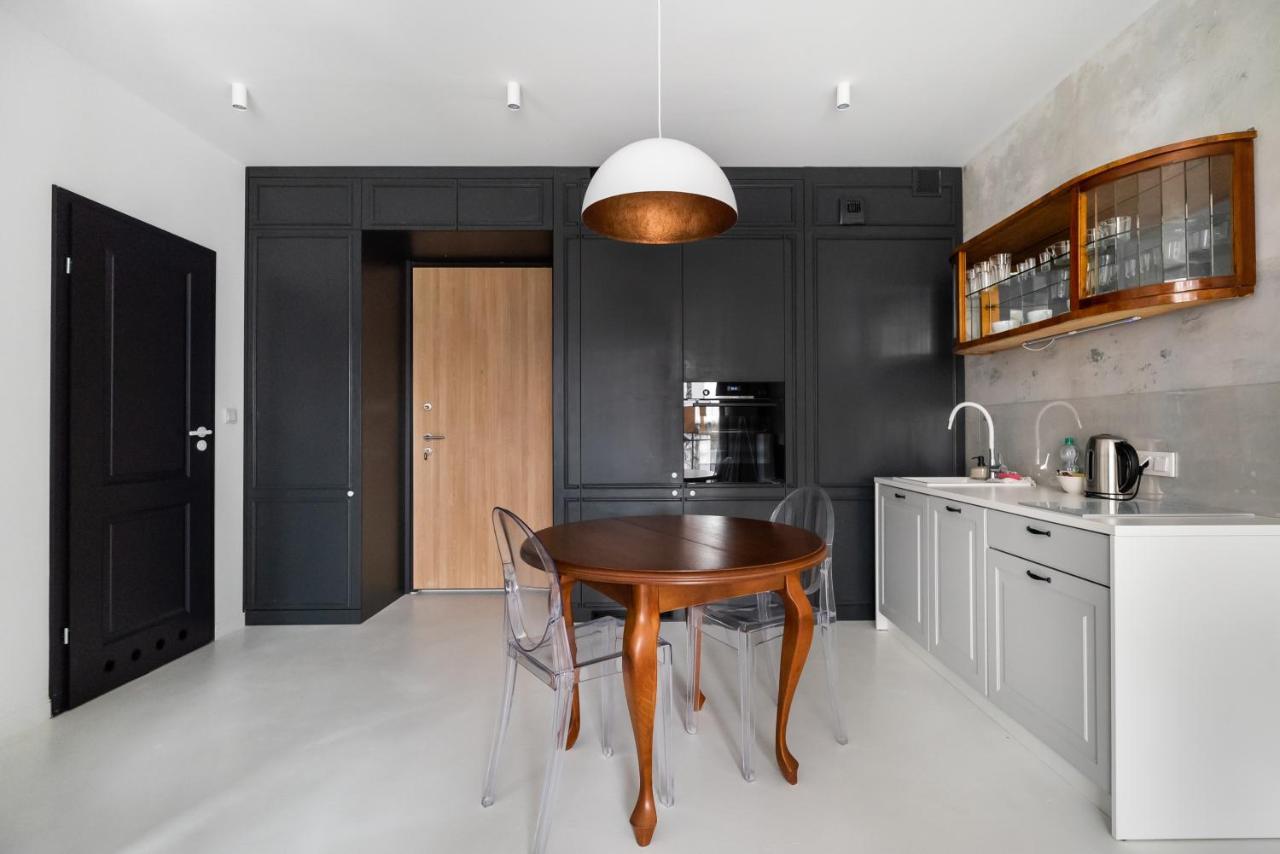 Wola Artistic Designer Apartment Warsaw Exterior photo